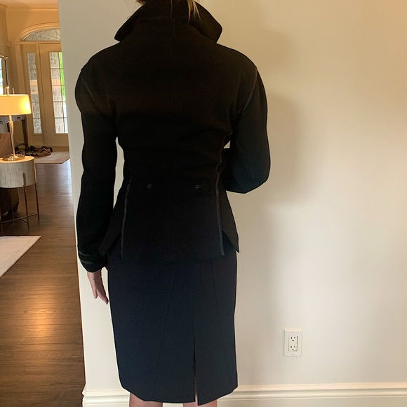 Classic Carreire Sandra Angelozzi Suit - Picture 7 of 8